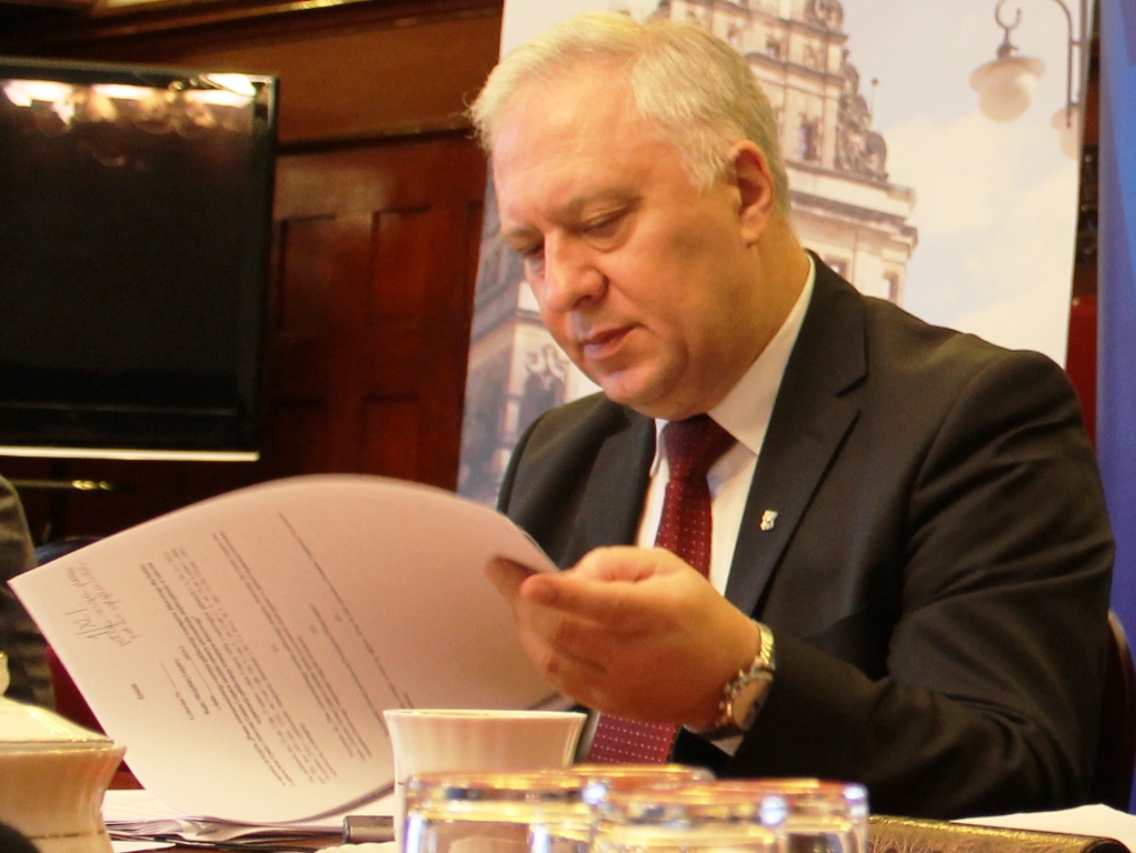 LEGNICA. Dzielili skandalicznie i politycznie