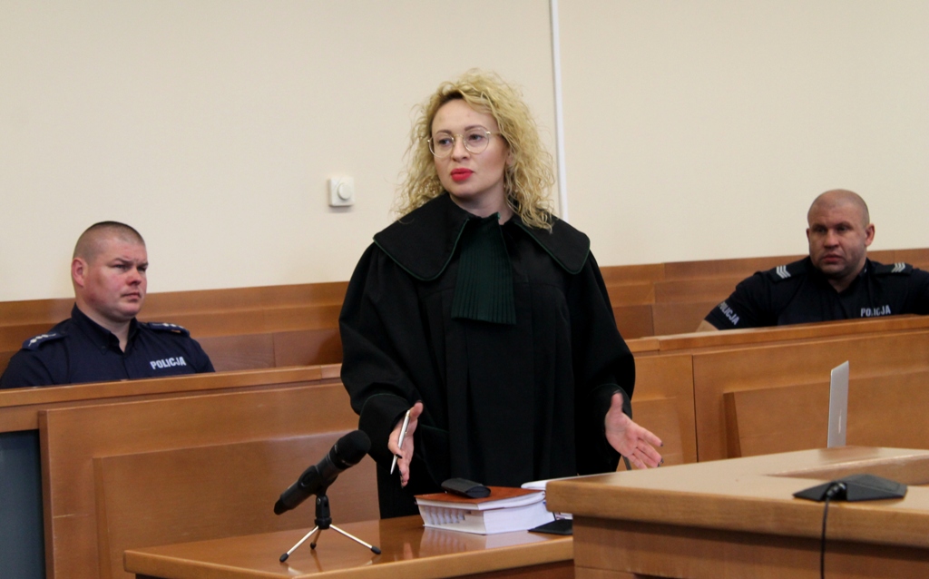 ŚCINAWA. Włamali się, by urządzać schadzki