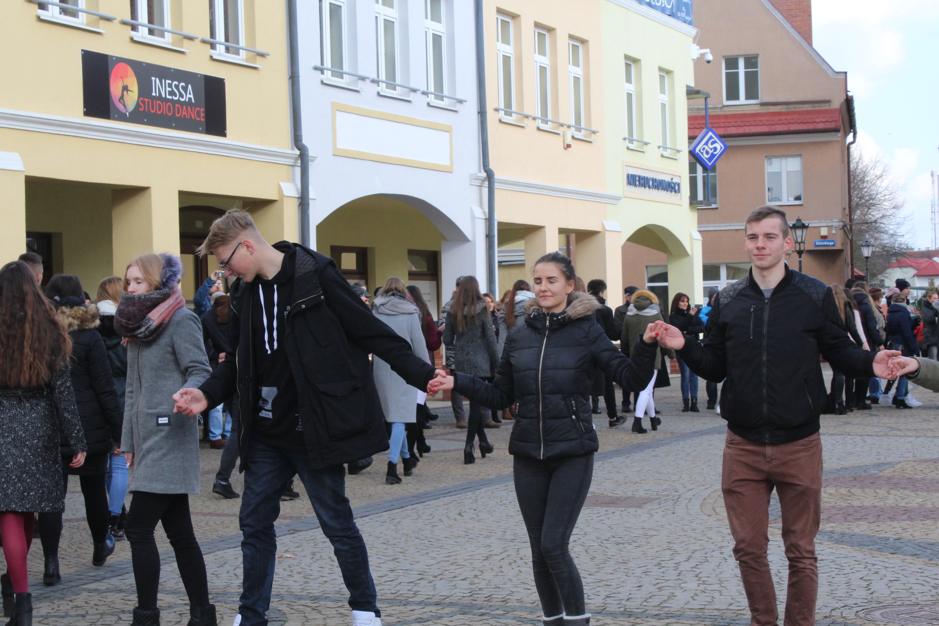 JAWOR. Okazja czyni złodzieja