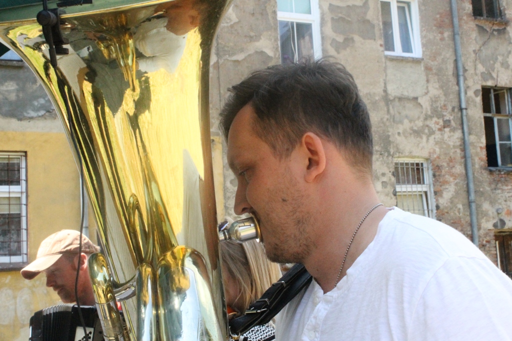 LEGNICA. Sondowali przechodniów