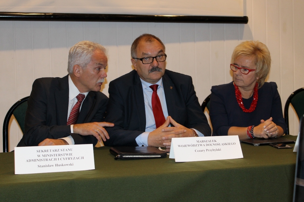 LEGNICA. Będą nowi szefowie w poradniach, SP 18 i I LO