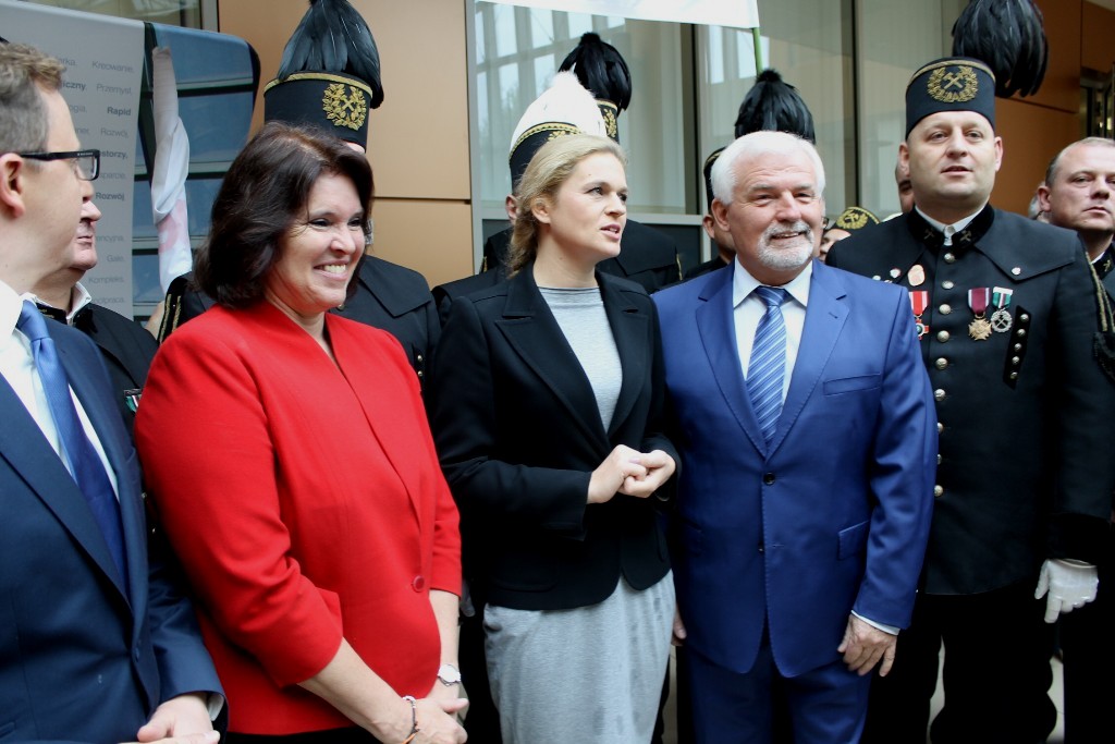 LEGNICA. Zamiast koparki mają… doła