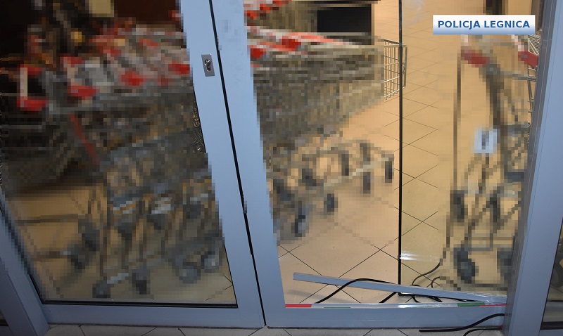 LUBIN. Okradli dom, weszli przez otwarty garaż