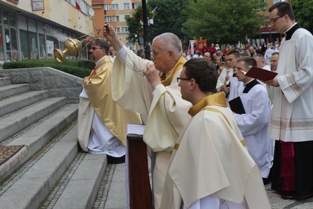 LUBIN. Wybory spokojne, choć lokale pełne (FOTO)