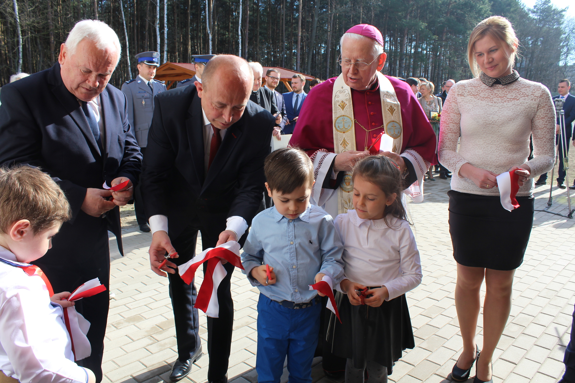 LEGNICA. Powstają nowe miejsca parkingowe