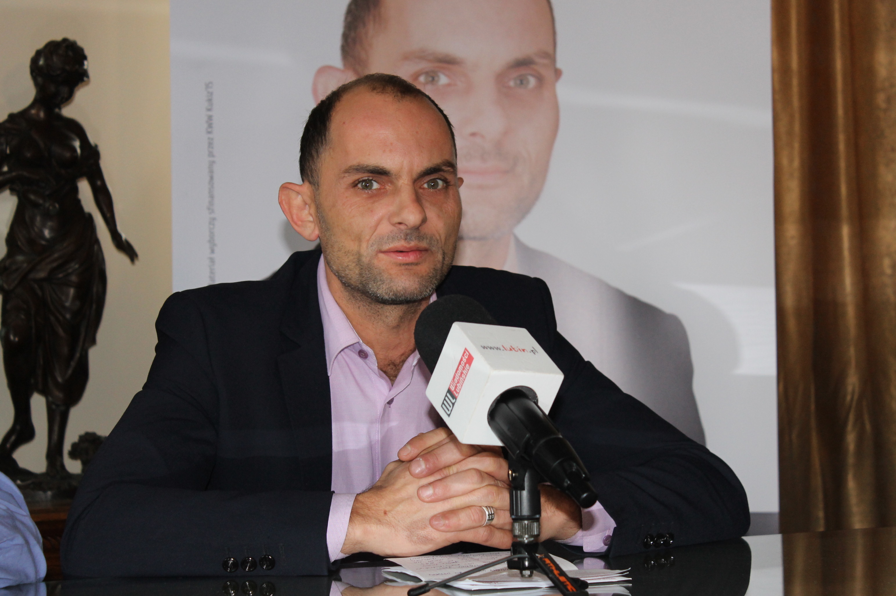 RUDNA. Szukali zaginionych pod zawalonym budynkiem