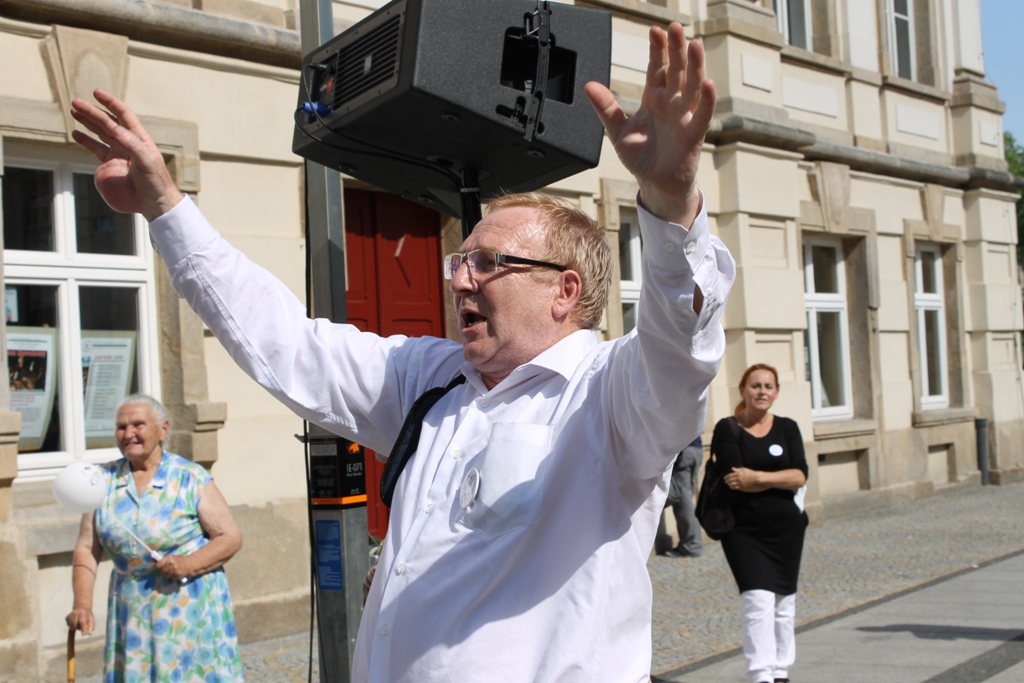 LEGNICA. Dla kierowców i pieszych