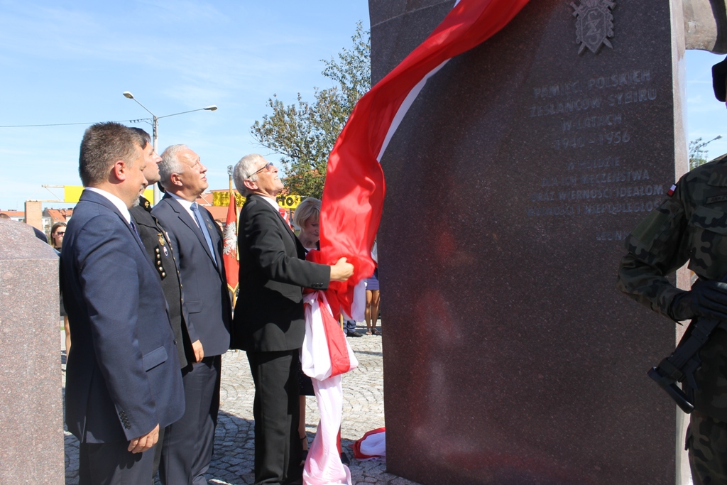 LUBIN. Sucho w lasach