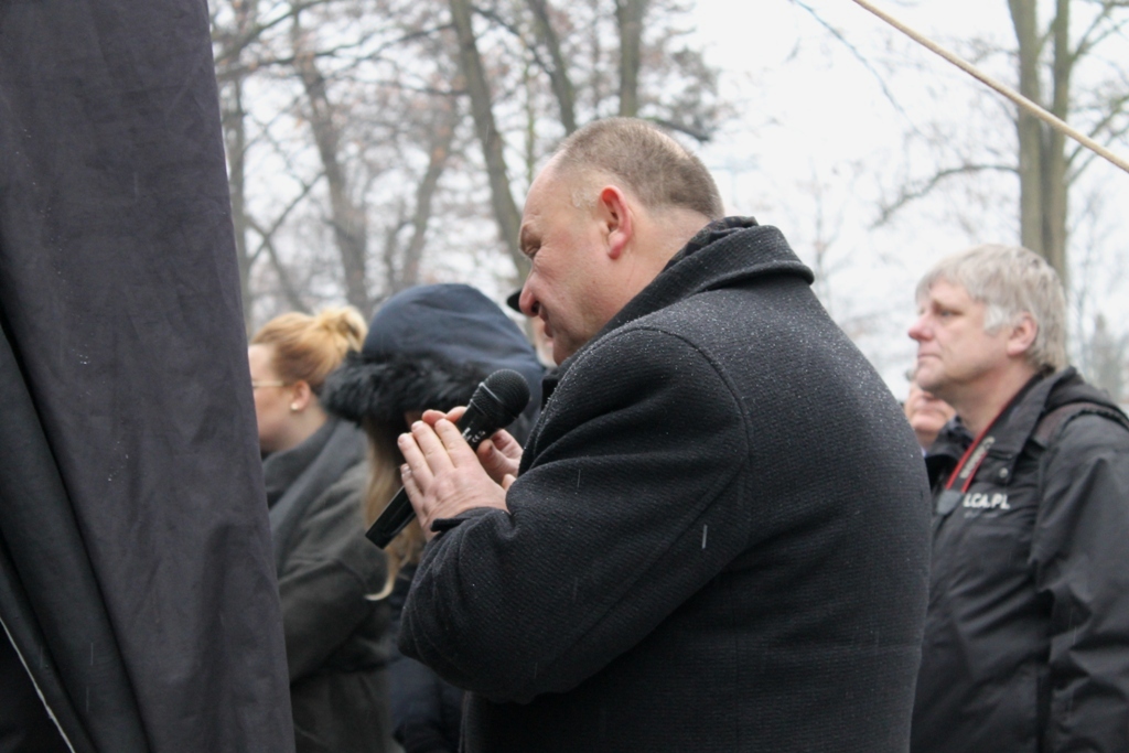 LUBIN/USTRONIE. Wypuścili na wolność słowackie zające