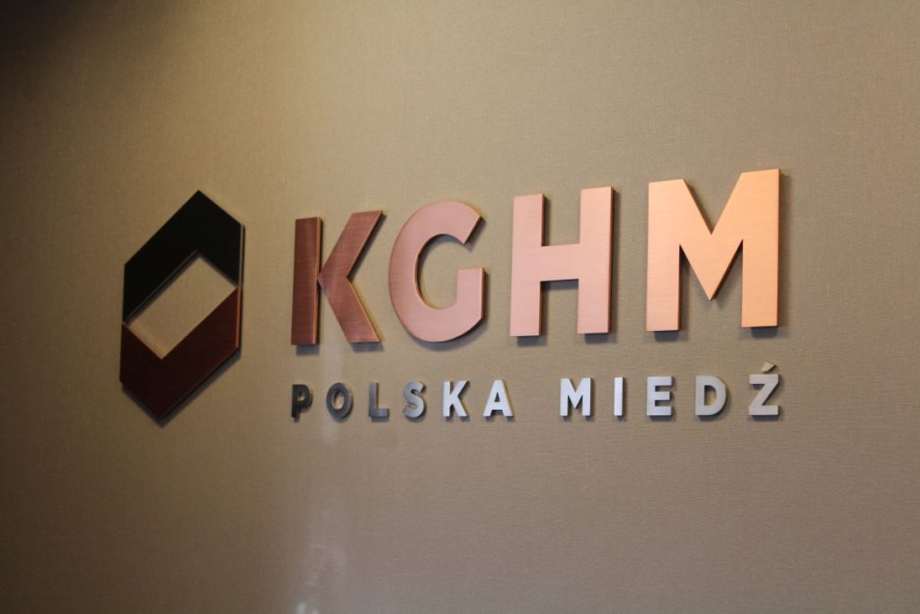 KGHM. Chiny a masowe zwolnienia (WIDEO)