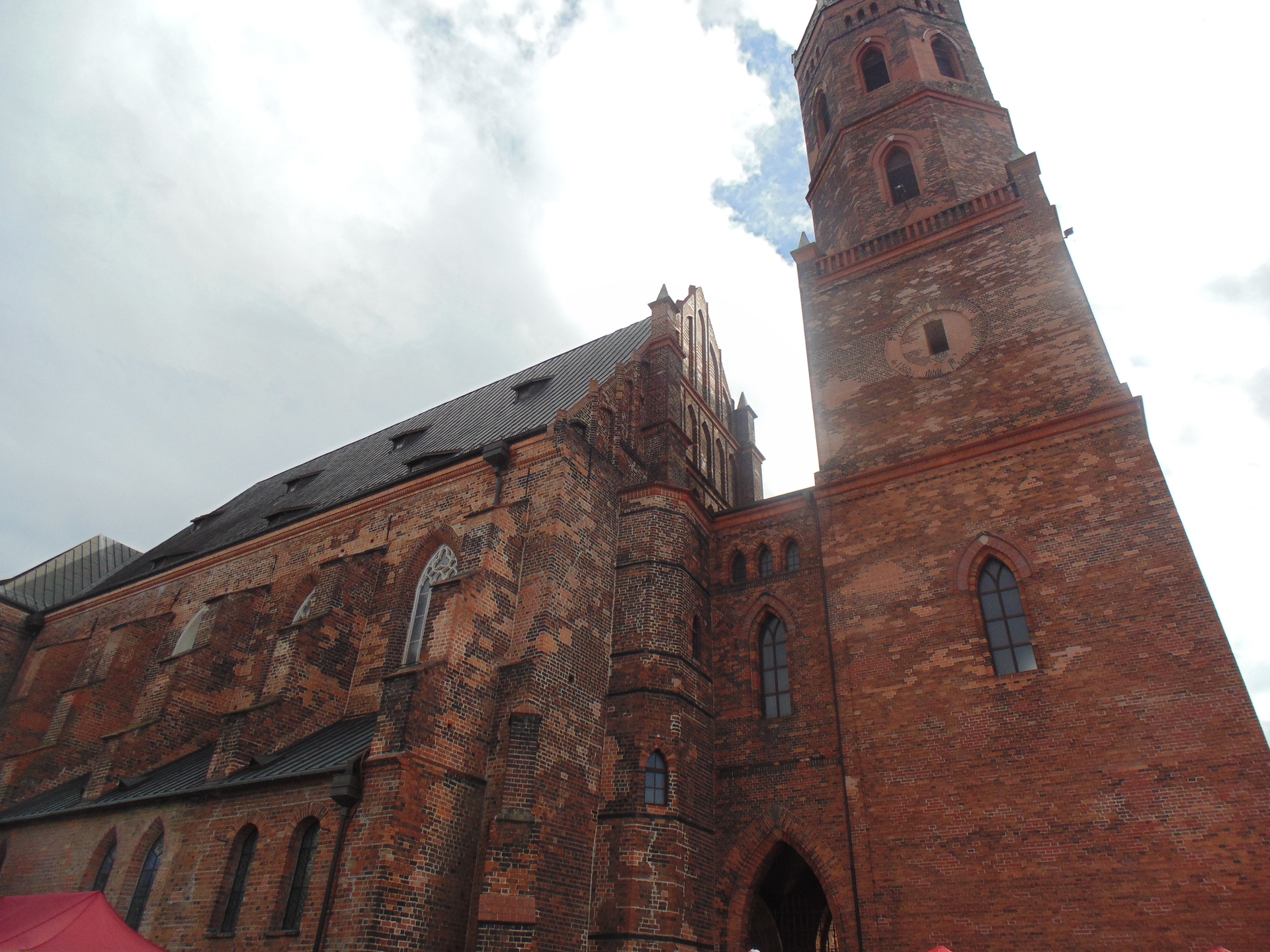 GŁOGÓW. Radni dadzą pieniądze na drogi i kolegiatę?