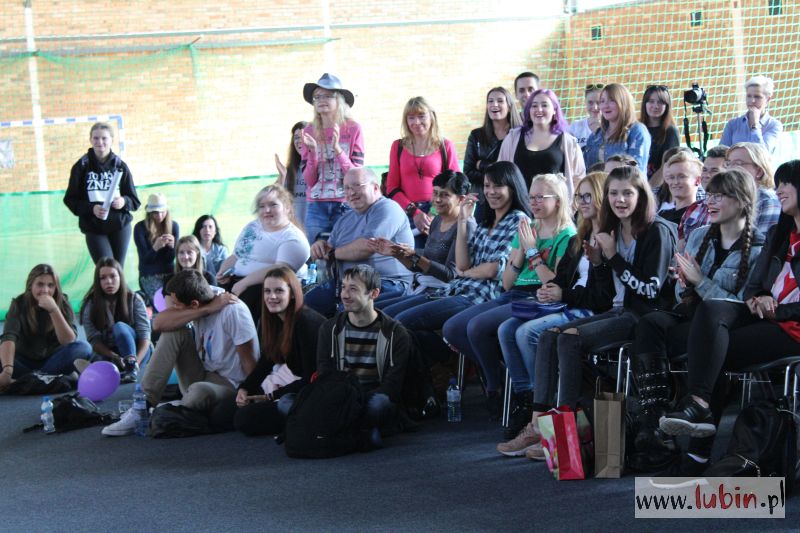 LUBIN. Zderzenie wozu wojskowego z osobówką