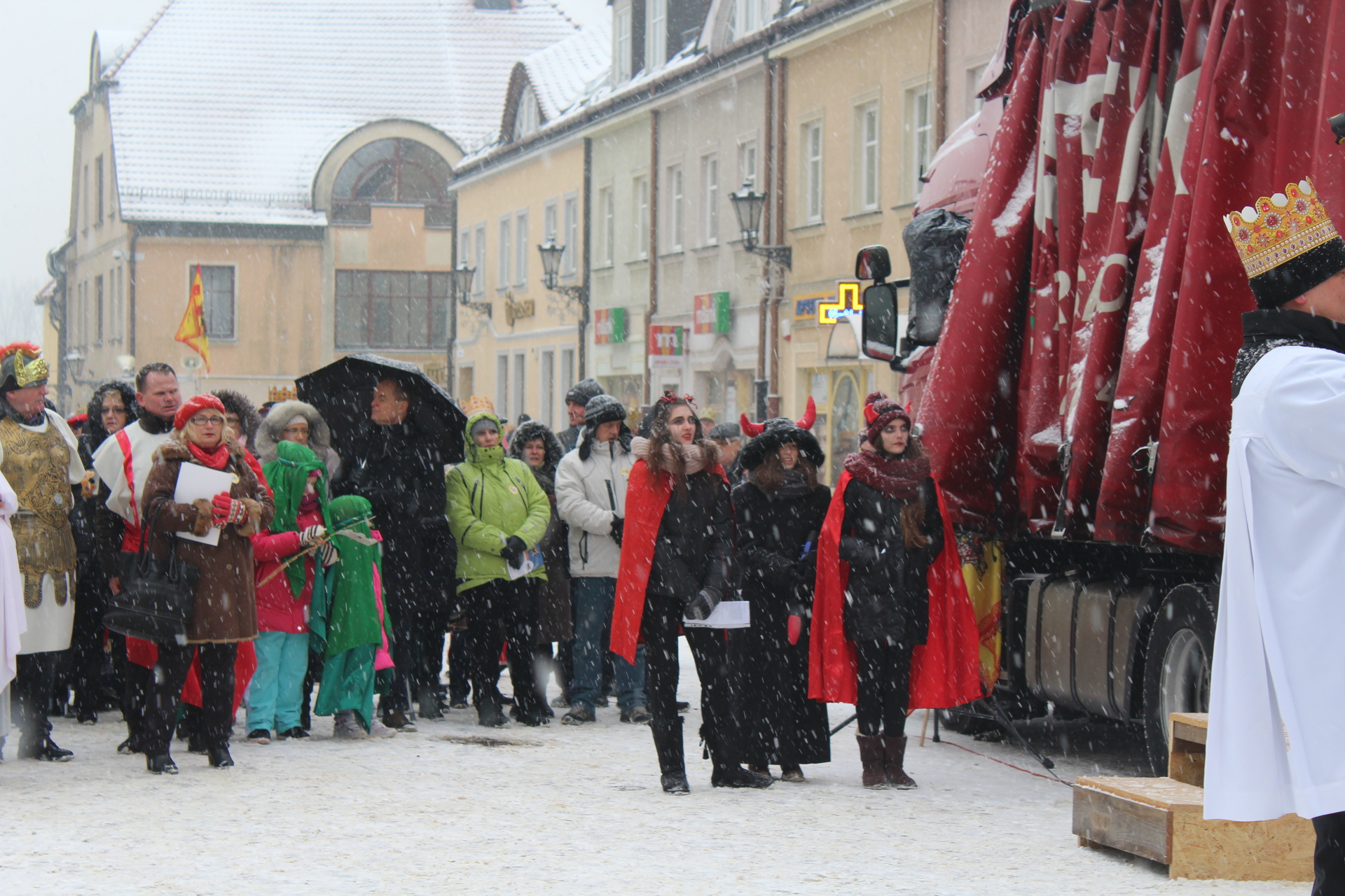 LEGNICA. Przedświąteczne porządki na nekropoliach