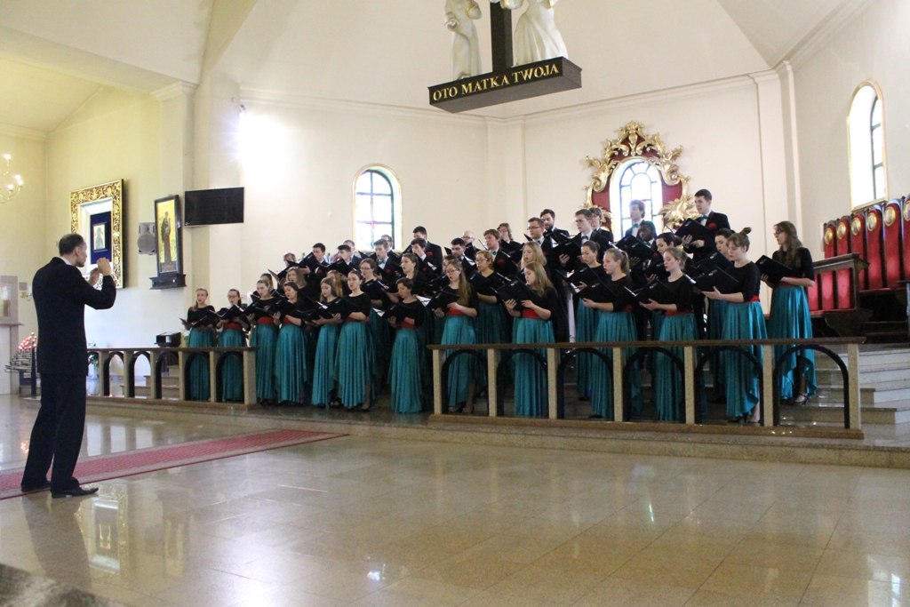 LEGNICA. Robotnicy kończą przebudowę ul. Moniuszki