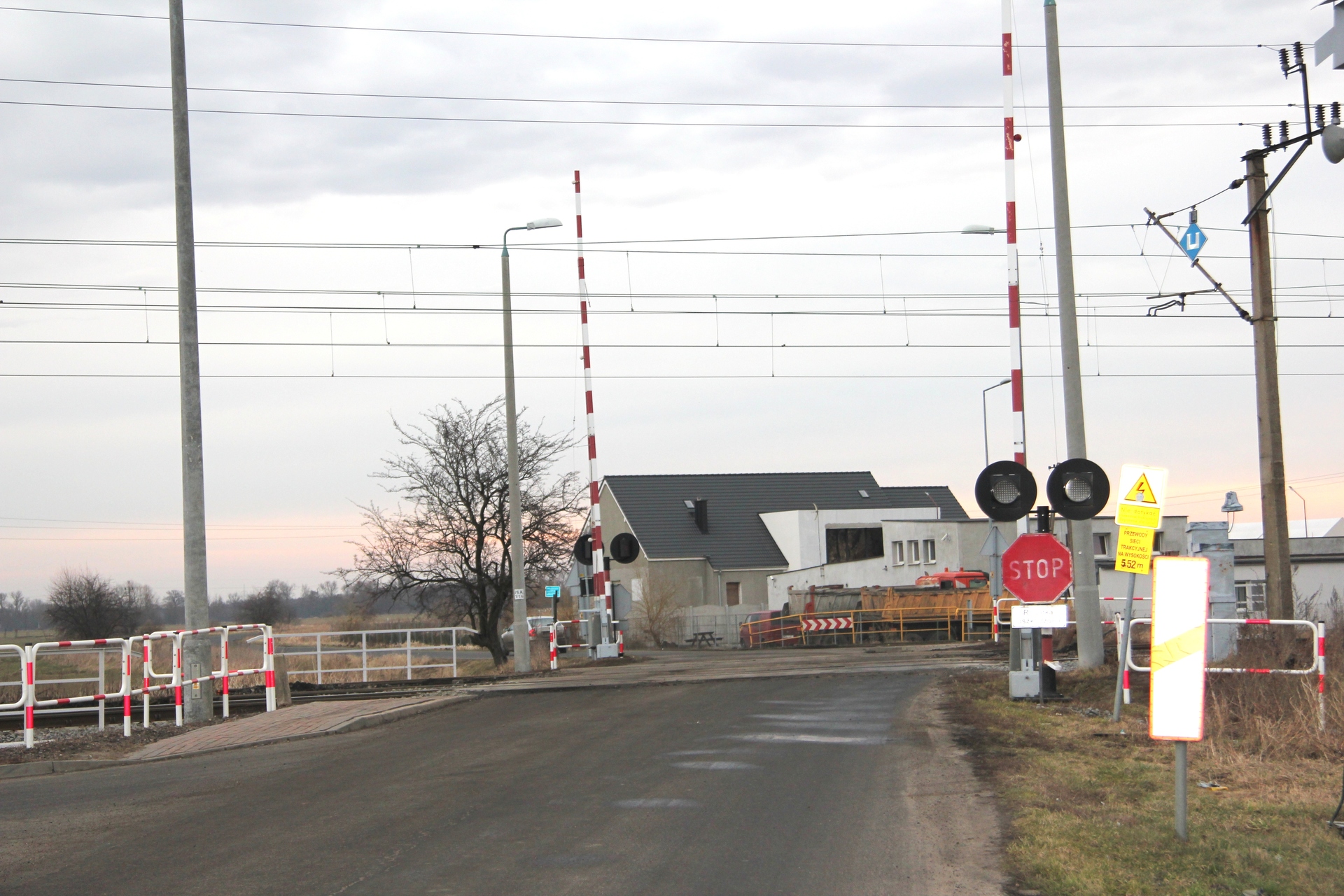 GRĘBOCICE. Będzie bezpieczniej na przejeździe kolejowym w Retkowie