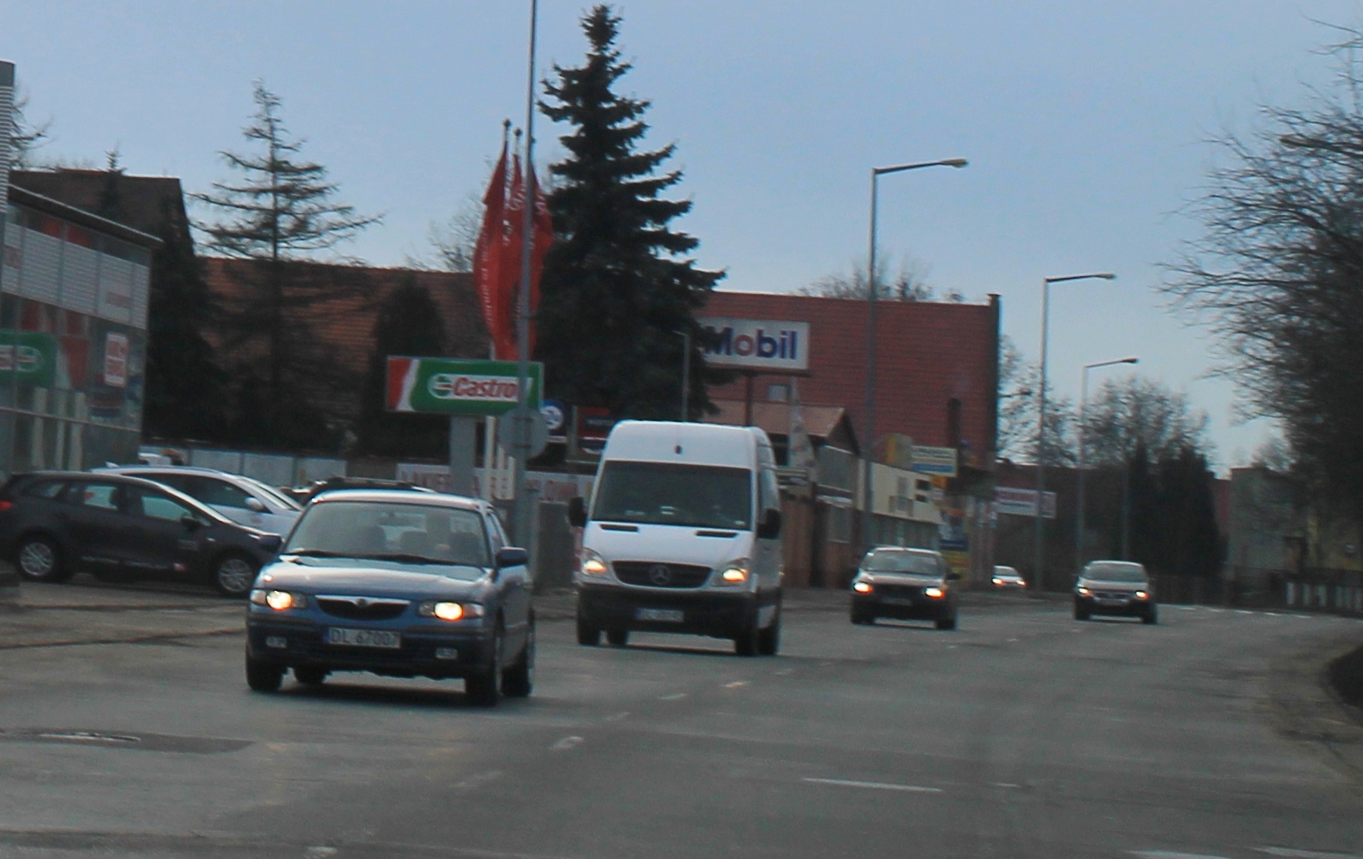 LEGNICA. Wąsko na Jaworzyńskiej