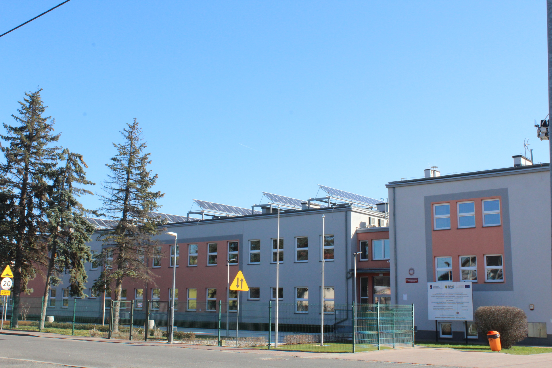 GRĘBOCICE. W szkole będzie ciepło i ekologicznie