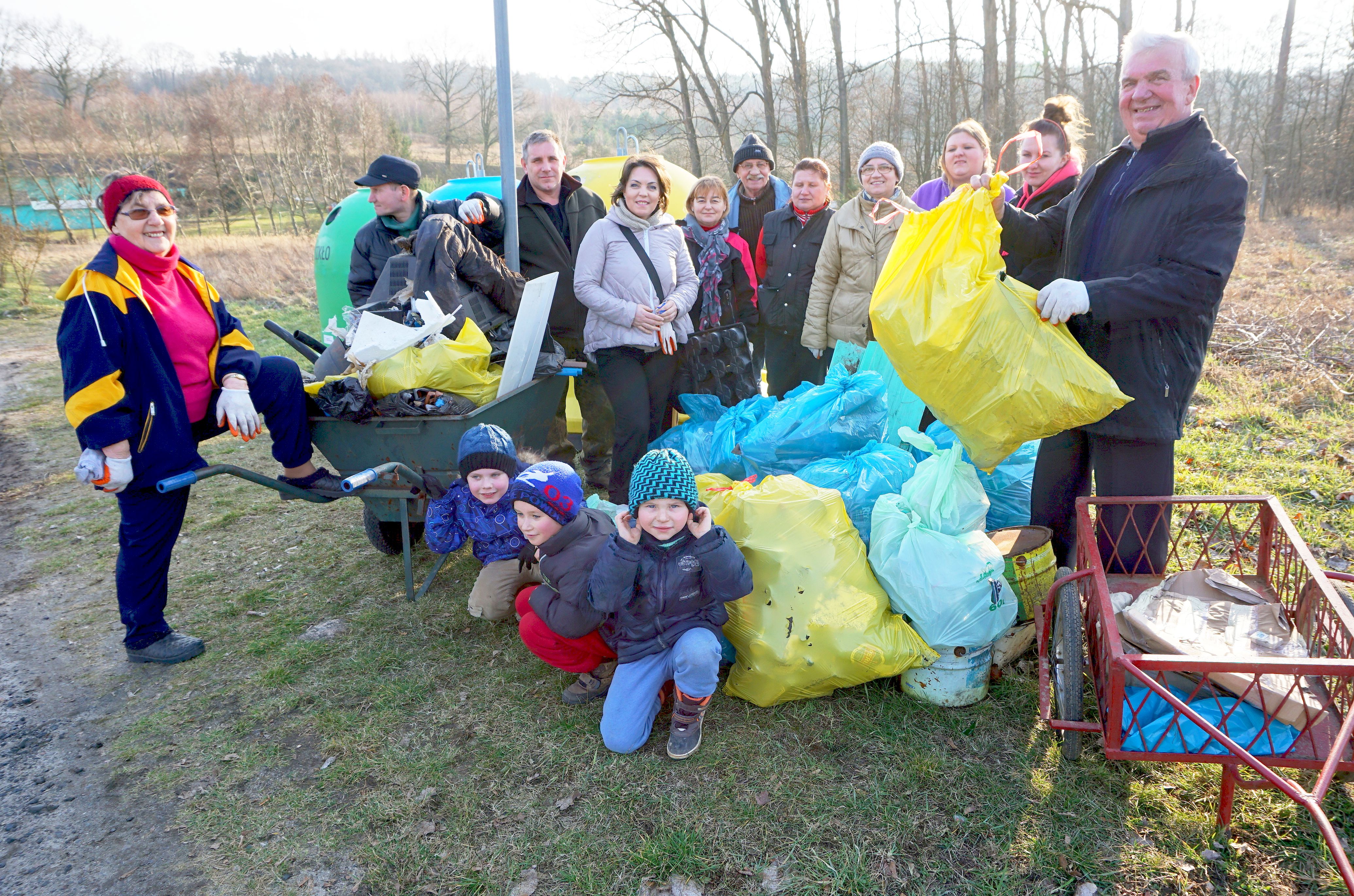 GMINA POLKOWICE. Wielkie sprzątanie w Moskorzynie