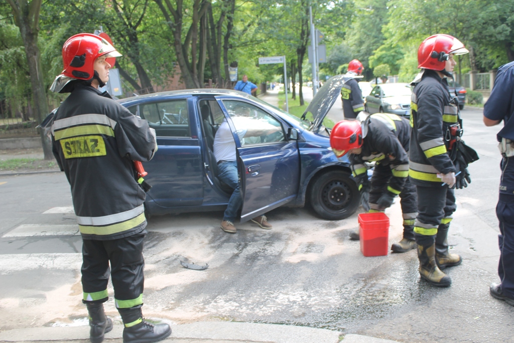 LEGNICA. Zazgrzytały blachy (FOTO)