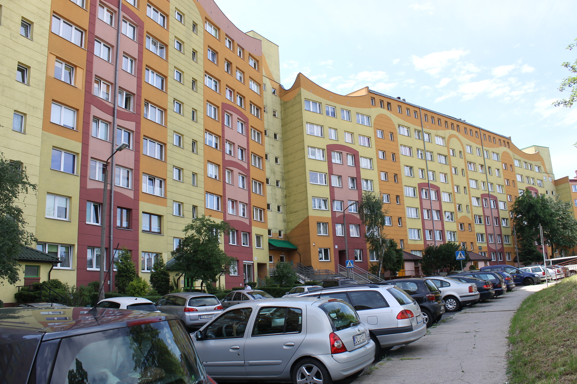 LUBIN. Uwaga!  Łapie za klamkę i wchodzi do mieszkań/video/