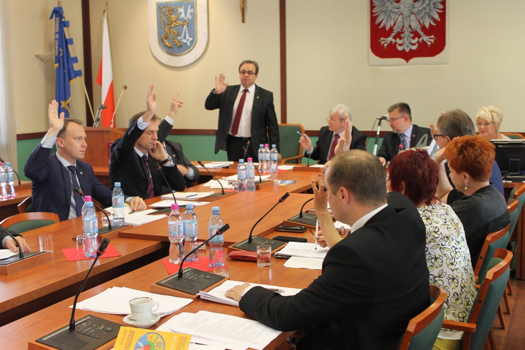 LEGNICA. Budowlanka wchłonęła Rolnika (FOTO)