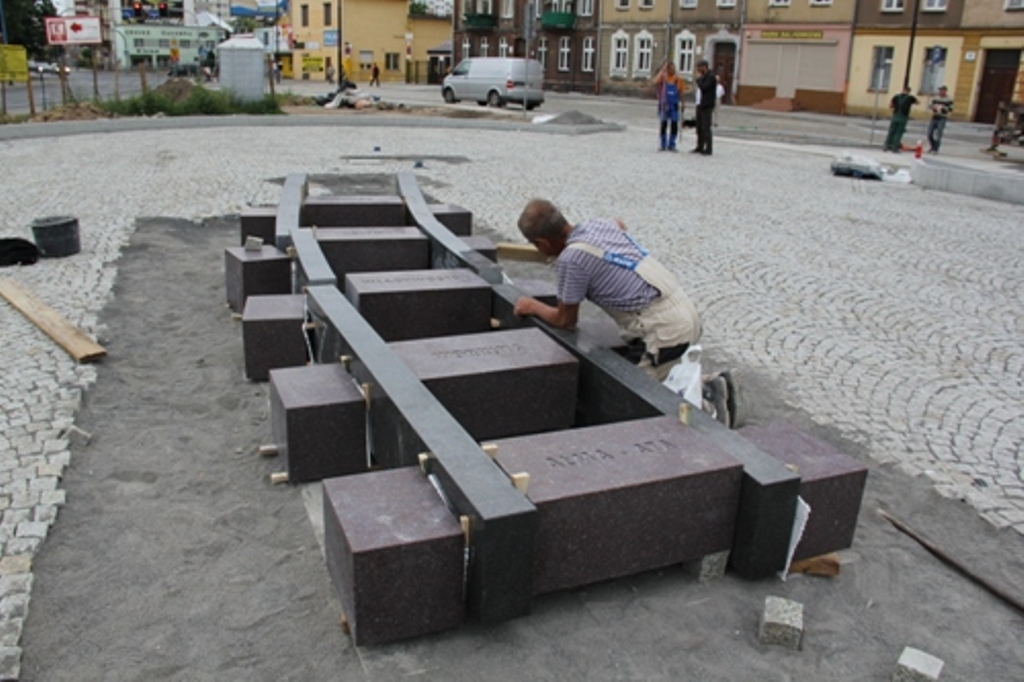 LEGNICA. Plac Sybiraków zmienia oblicze