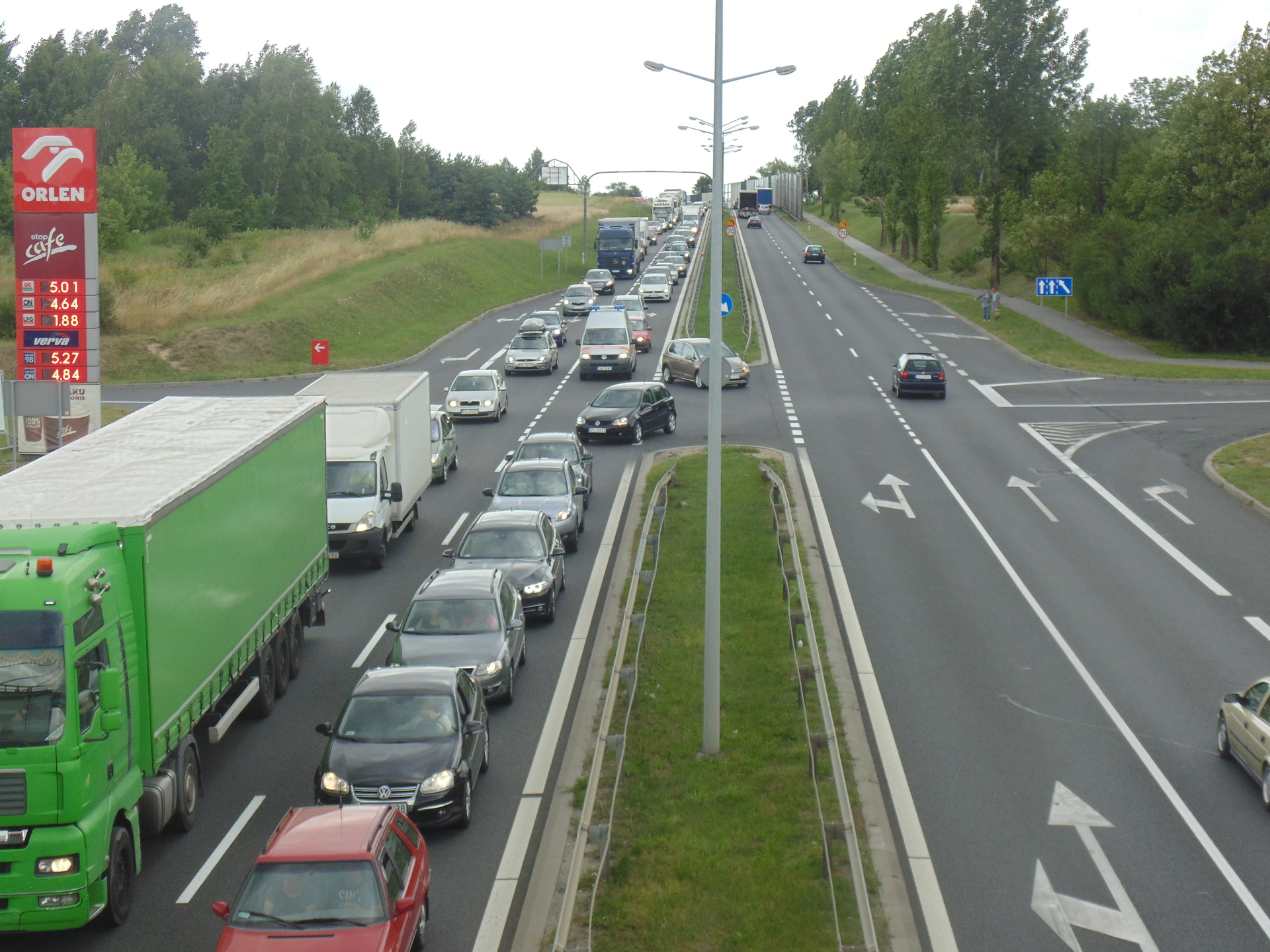 POLKOWICE. Piątkowe korki na trójce