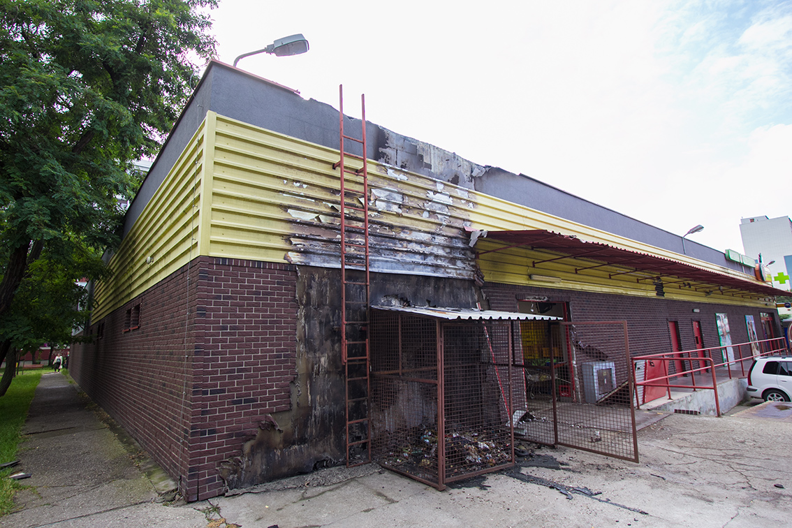 LEGNICA. Pożar Biedronki na osiedlu Kopernik (WIDEO)