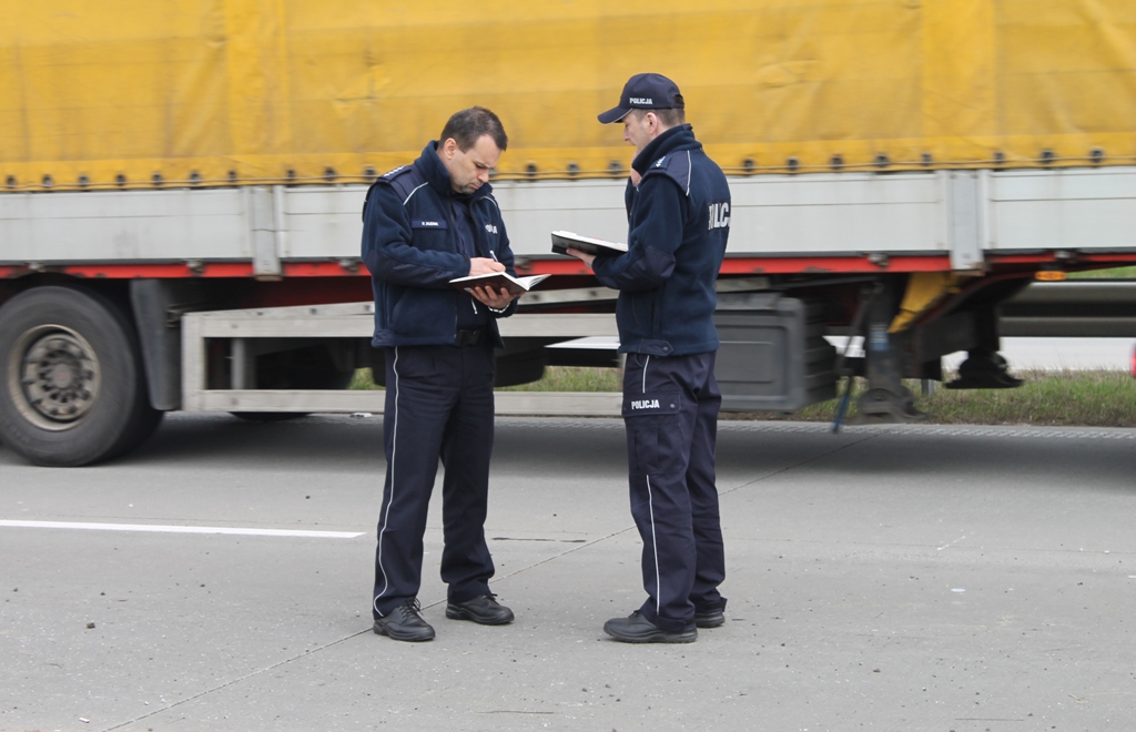 LEGNICA. Pijany do nieprzytomności prowadził ciężarówkę (AKTUALIZACJA, WIDEO)
