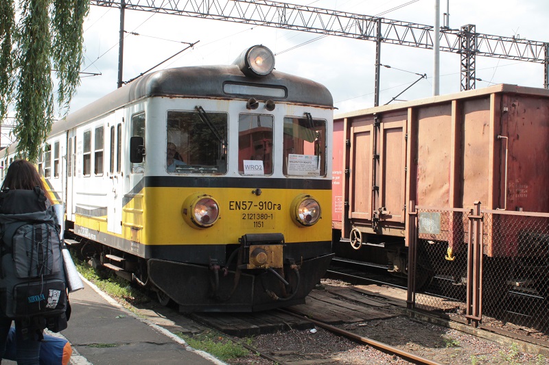 LUBIN. Rzucił się pod pociąg/video/