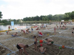 LEGNICA. Wielka piaskownica na kąpielisku Kormoran