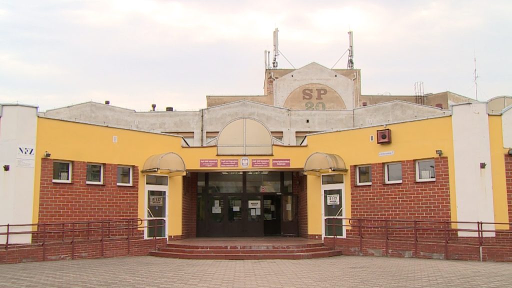 LEGNICA. Niepełnoprawne dzieci zostały na lodzie (WIDEO)