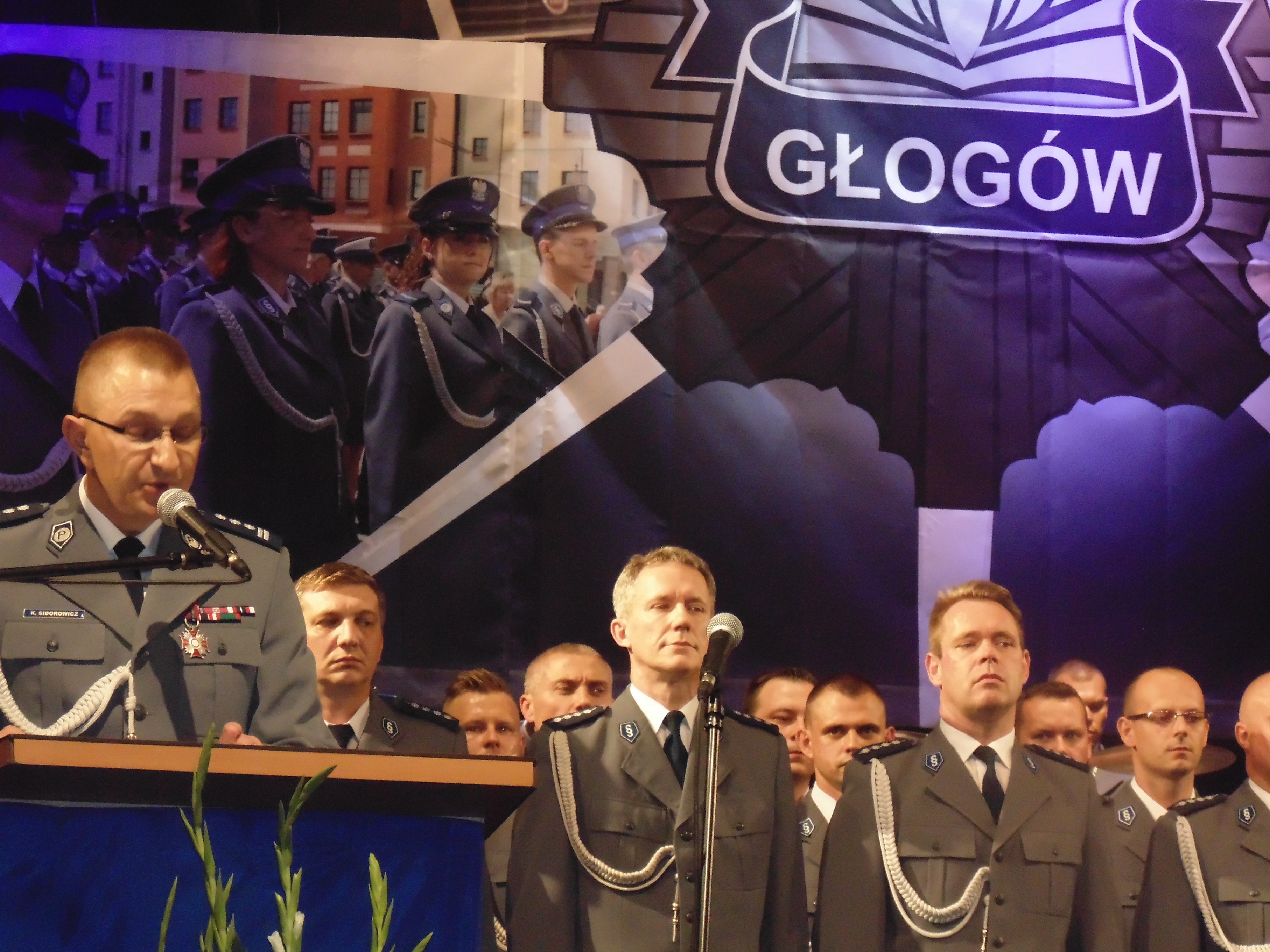 GŁOGÓW. Policyjne awanse, gratulacje i podziękowania (FOTO)