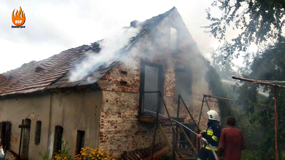GAWORZYCE. Pożar budynku przy ul. Głównej. W środku był bezdomny