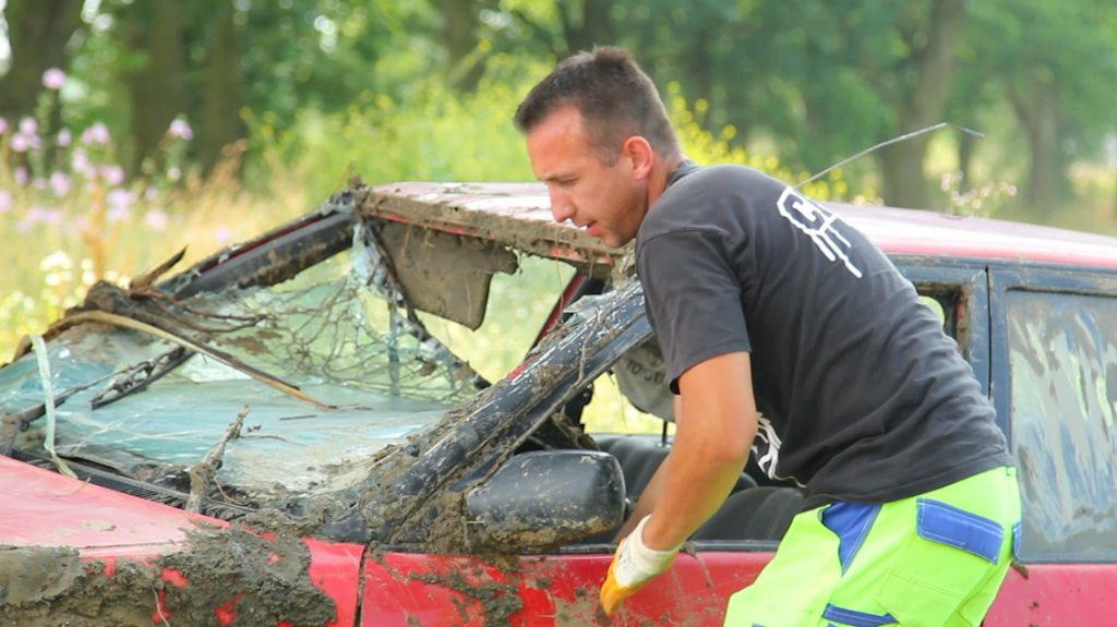 KUNICE. Tragedia na dzikim kąpielisku. Nie żyje 61-latek (AKTUALIZACJA, FOTO, WIDEO)