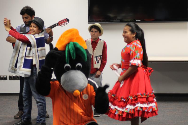 LUBIN. Zatańczyli Cuecę w hali (FOTO)