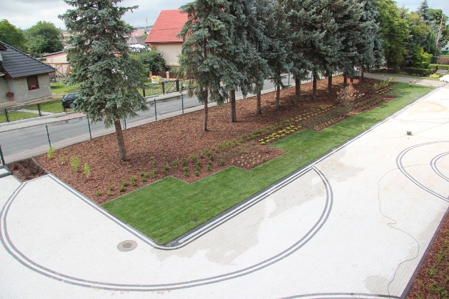 GRĘBOCICE. Plac przy szkole będzie ładniejszy