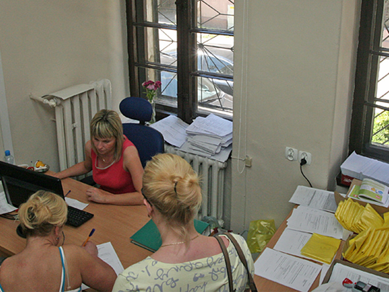 JAWOR. Kolejki w sprawie śmieci