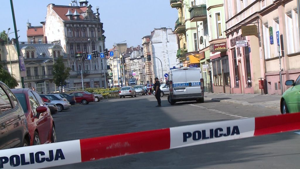 LEGNICA. Alarm bombowy w sądach (WIDEO)