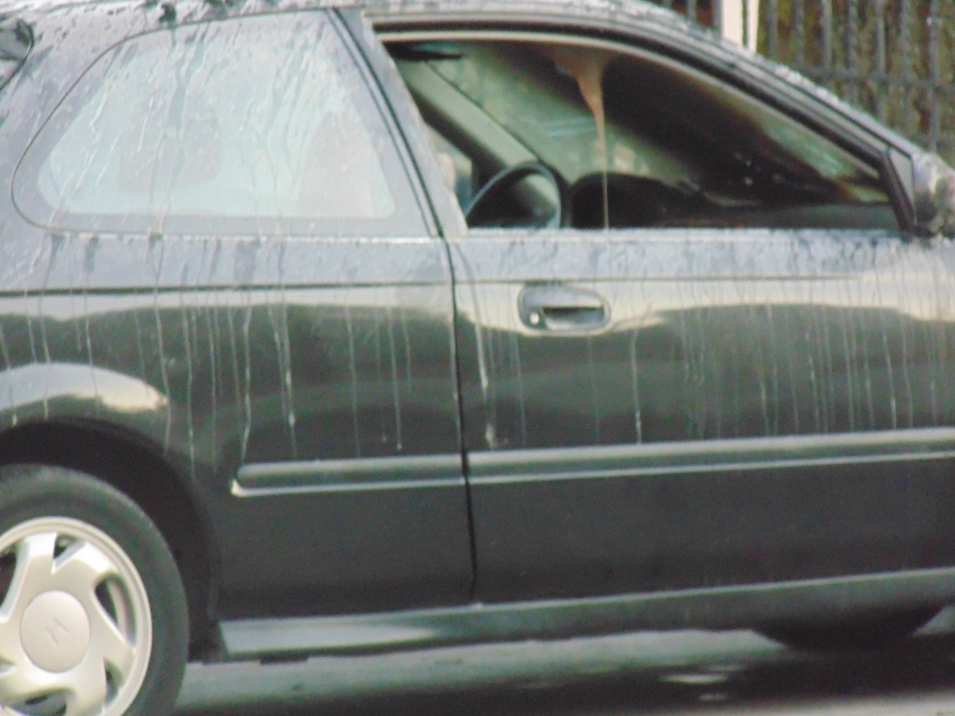 POLKOWICE. Pożar auta w centrum miasta