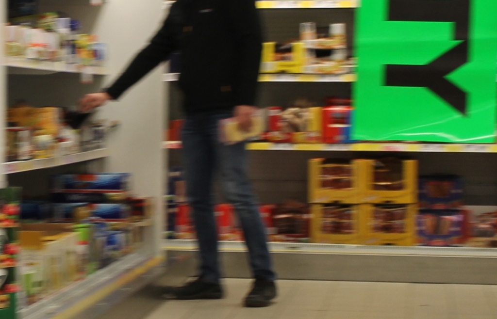 LEGNICA. Ogołocił dyskont z perfum