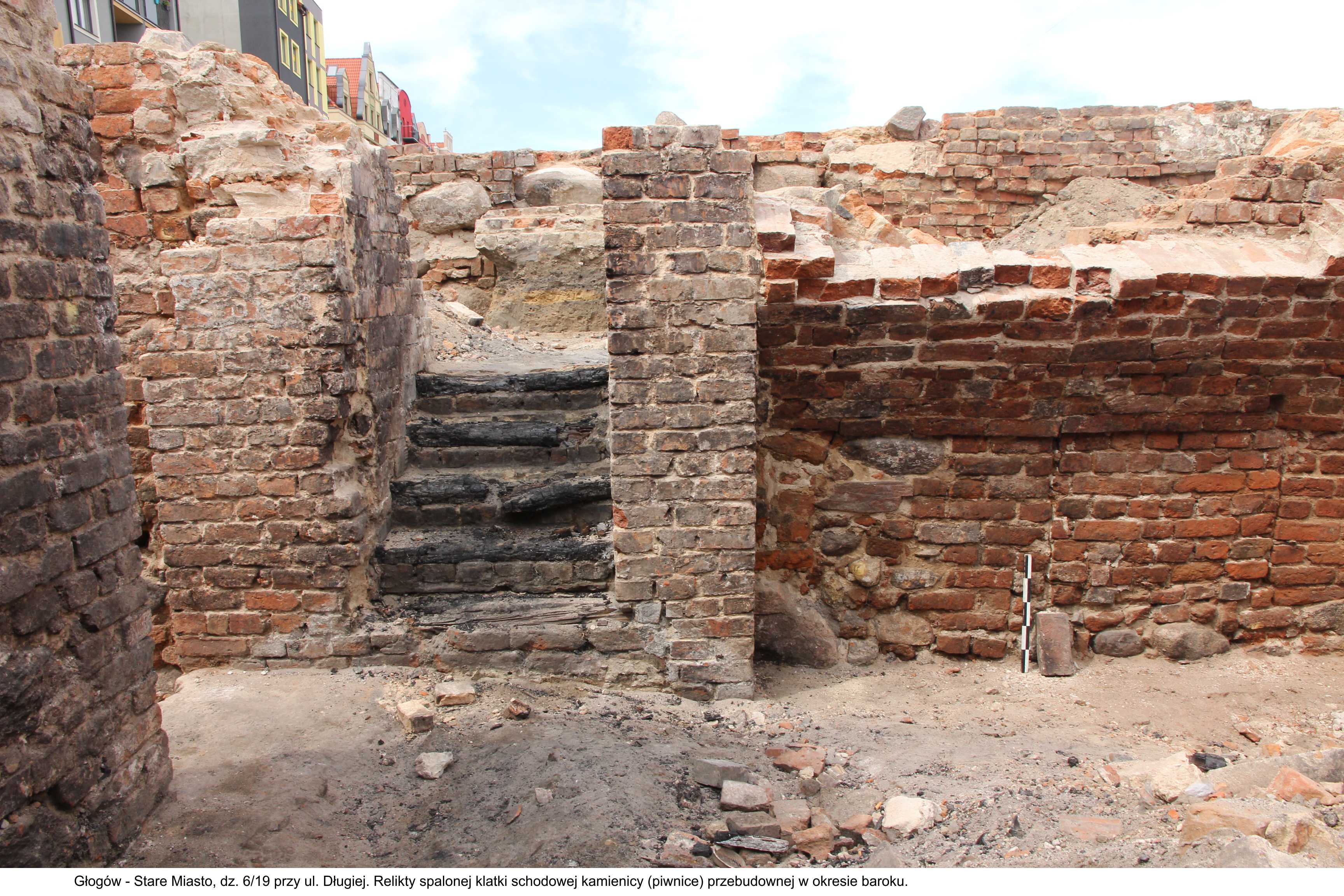 GŁOGÓW. Badają relikty średniowiecznych kamienic