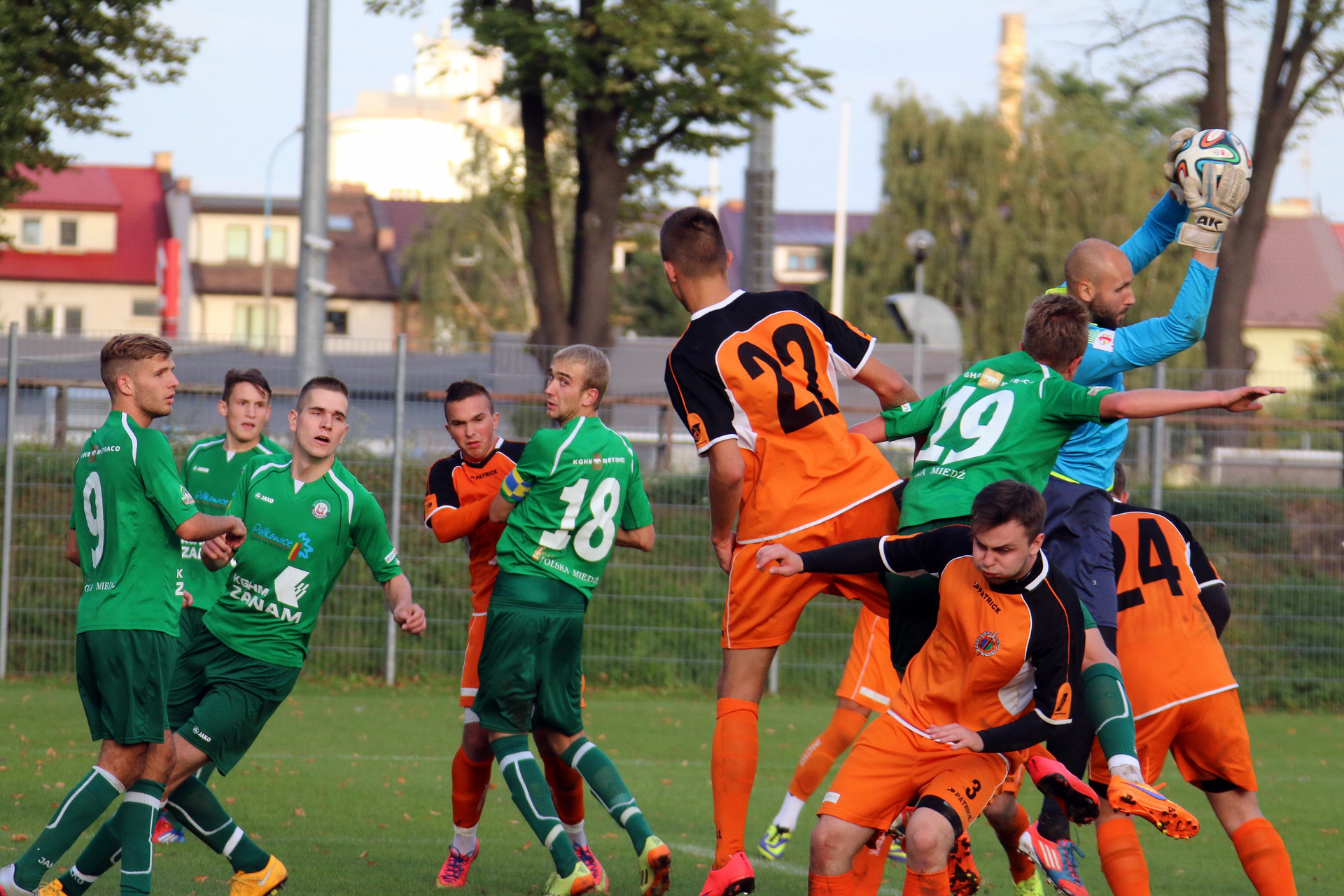 REGION. Rezerwy Zagłębia odpadają, reszta faworytów w grze