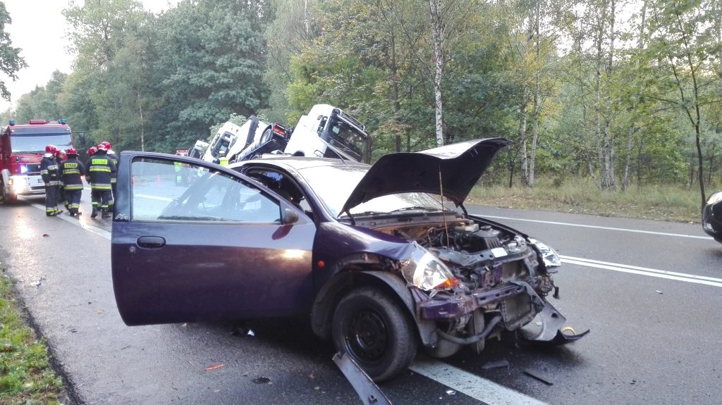 LUBIN. Wypadek na krajowej „trójce”, trzy osoby w szpitalu (AKTUALIZACJA, WIDEO)