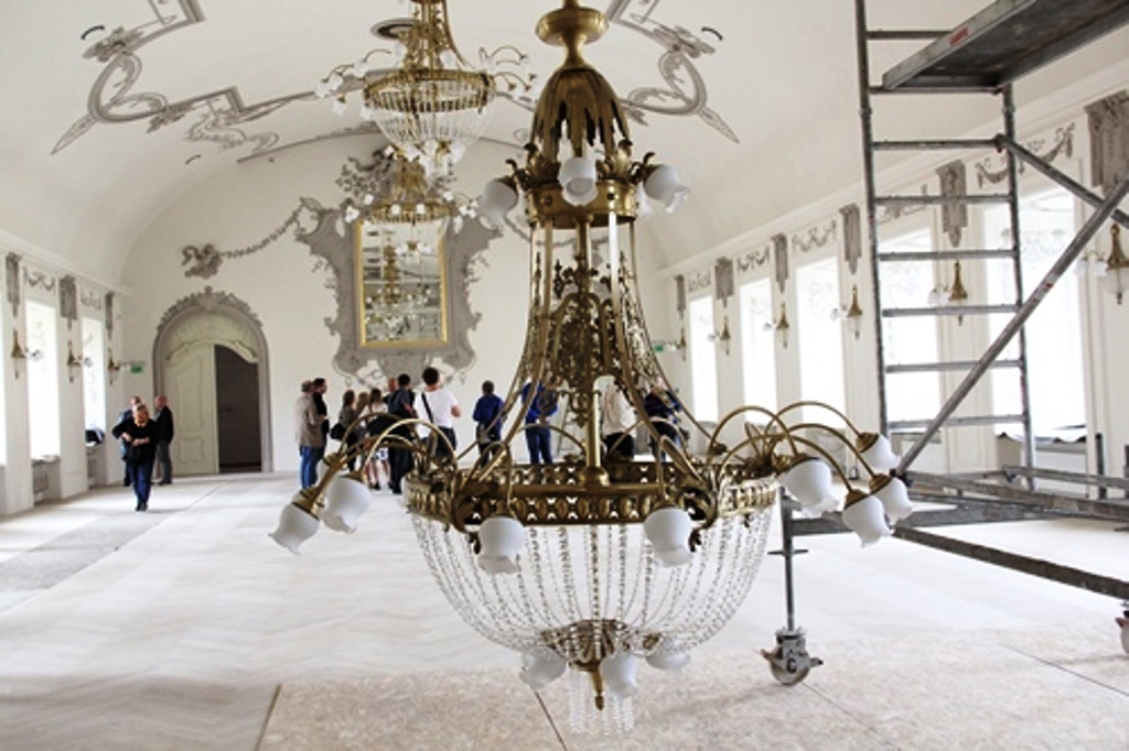 LEGNICA. Sala Królewska coraz piękniejsza (WIDEO)