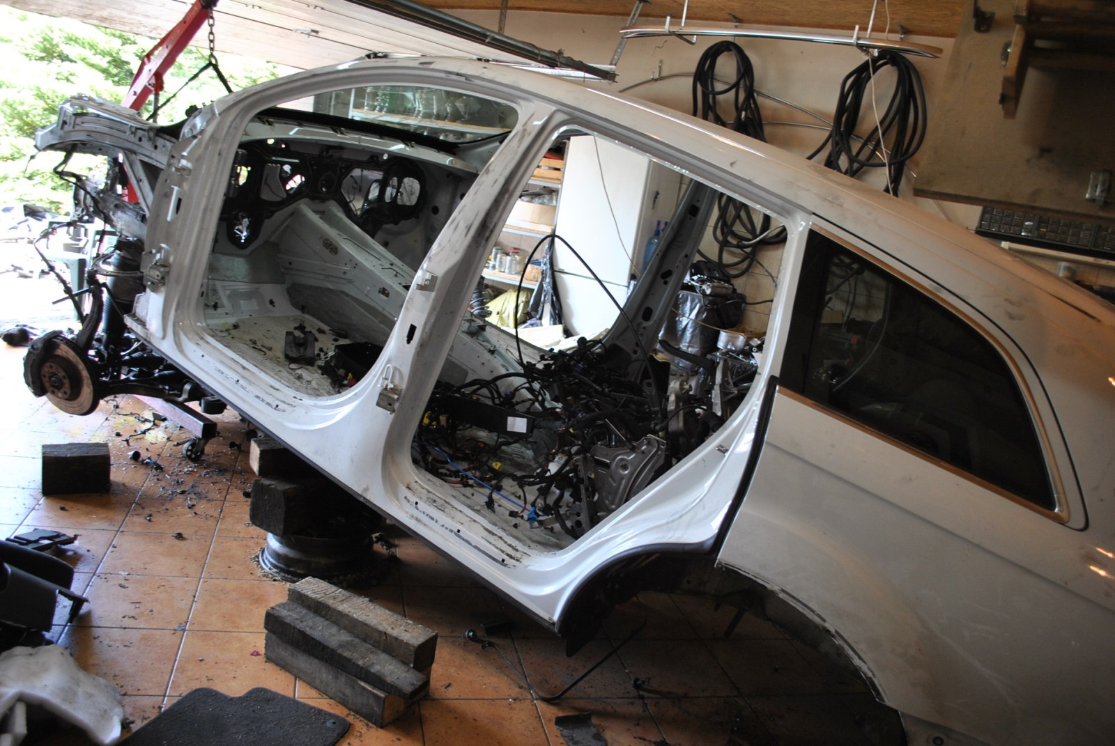 LEGNICA. Kradli i rozbierali na części (WIDEO)