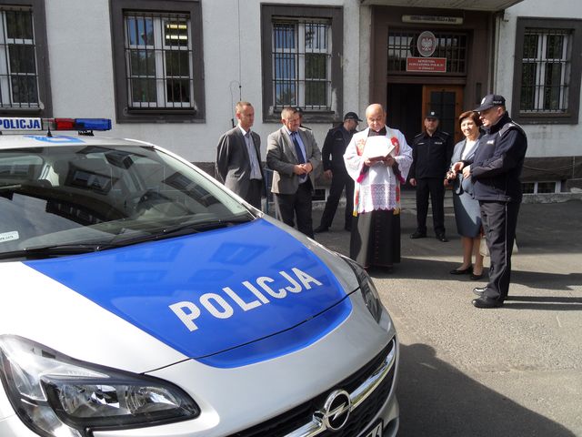 ZŁOTORYJA. Policjanci dostali nowe auta