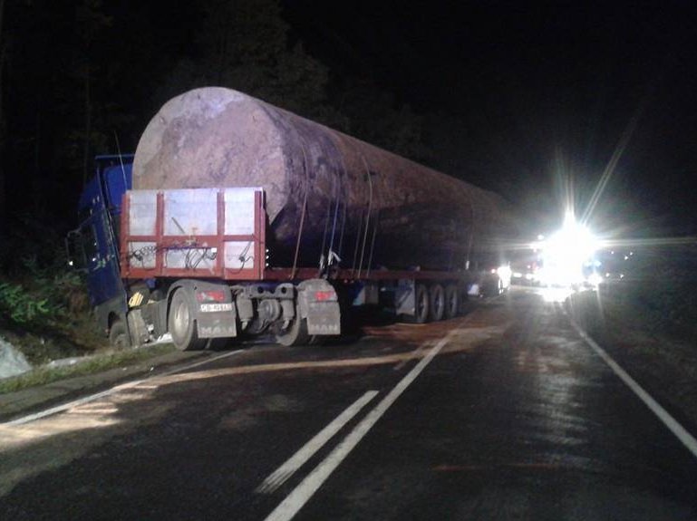 POLKOWICE. Cysterna w rowie