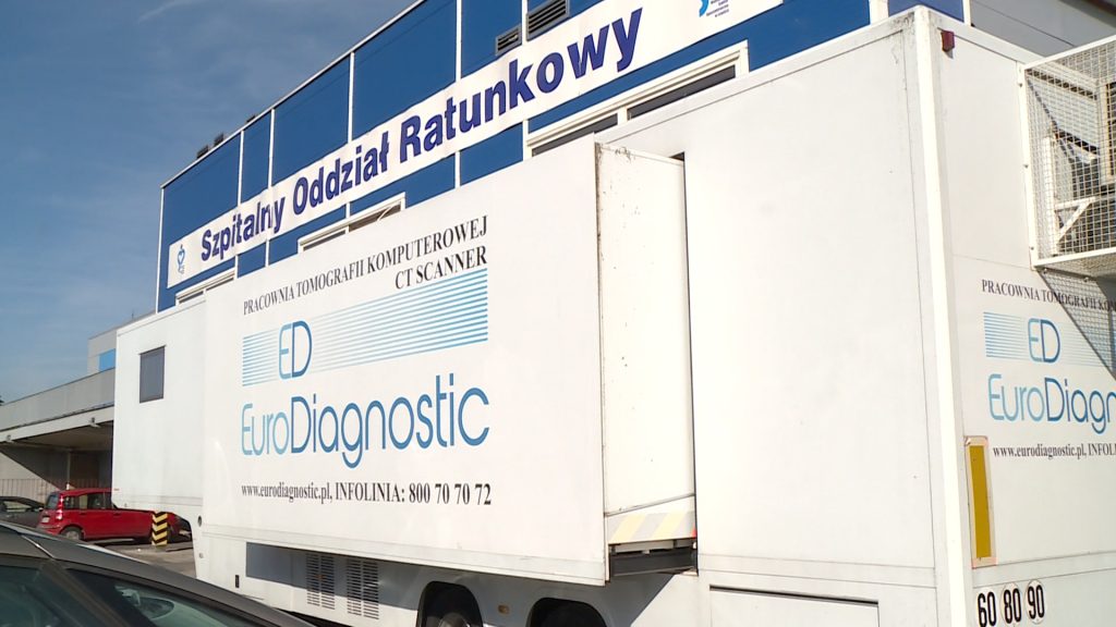 LEGNICA. Chaos w szpitalu – badania w kontenerach (WIDEO)