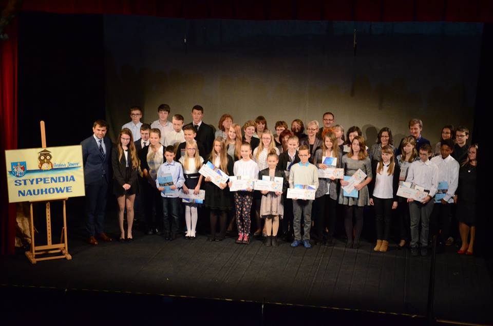 JAWOR. Burmistrz wręczył stypendia